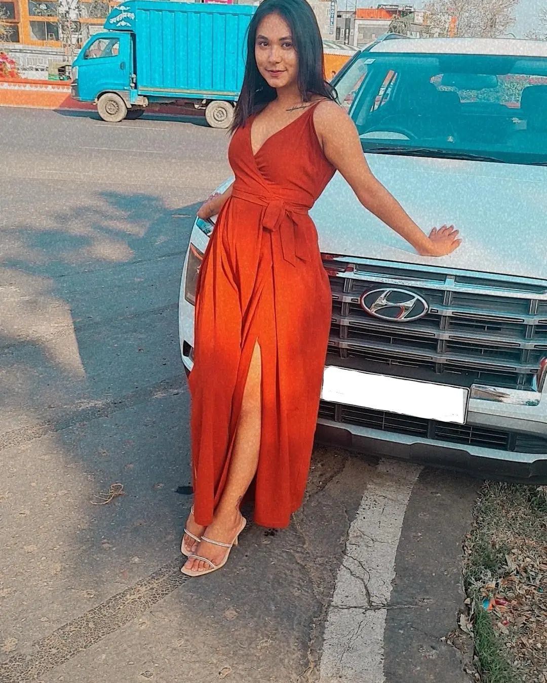 female call girl in Roorkee